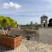 Ci spostiamo infine sullampia e soleggiata terrazza da dove riusciamo a scorgere il piccolo campanile della chiesetta